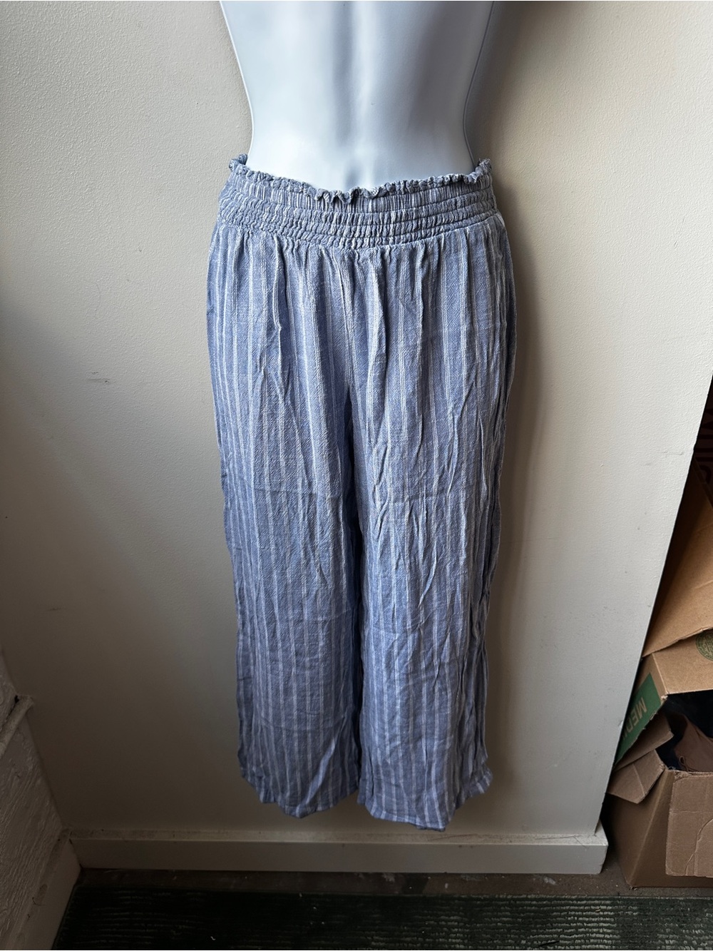 Charlotte Russe Cotton Lightweight Blue White Striped Capri Cropped Pants Boho S